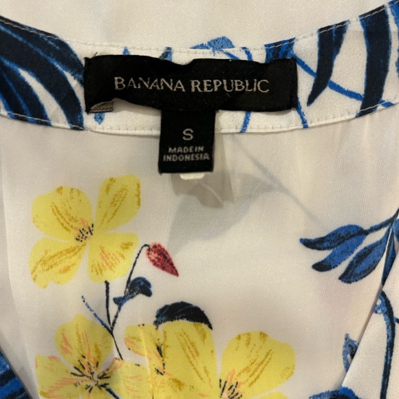 Banana Republic “Paradiso Tropical” print, sleeveless blouse. 2019. Sz. Small - Picture 7 of 8